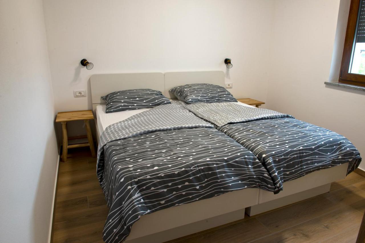 Apartmaji Tanto Malovse Crnice Extérieur photo