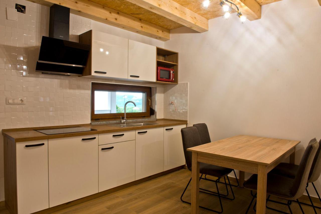 Apartmaji Tanto Malovse Crnice Extérieur photo