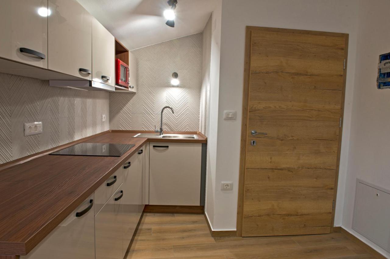 Apartmaji Tanto Malovse Crnice Extérieur photo