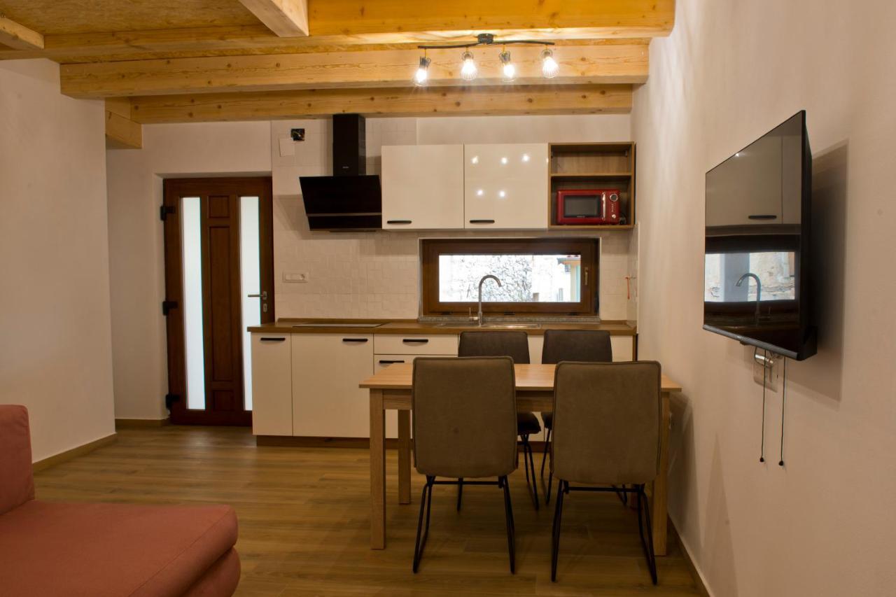 Apartmaji Tanto Malovse Crnice Extérieur photo