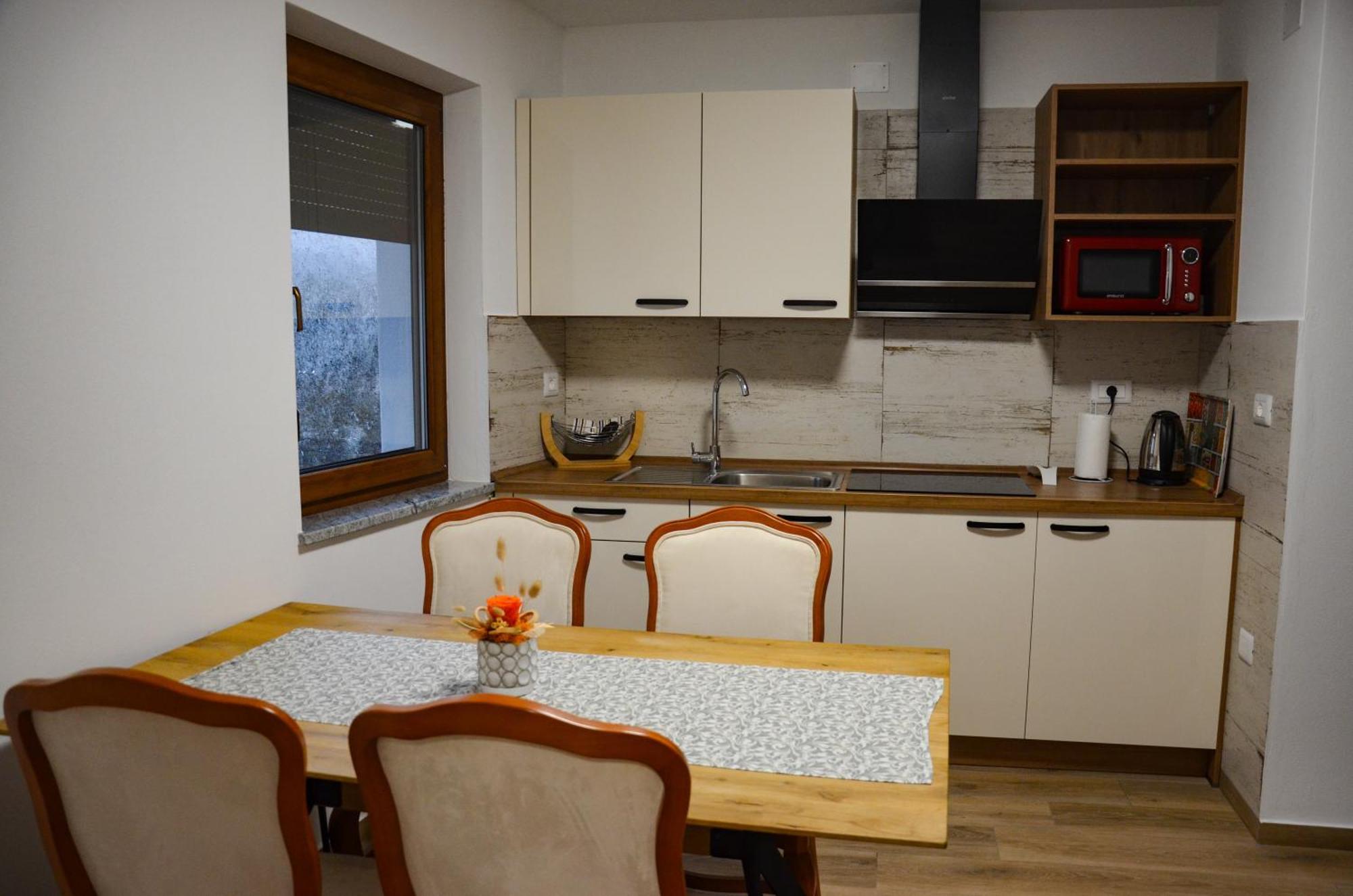 Apartmaji Tanto Malovse Crnice Extérieur photo