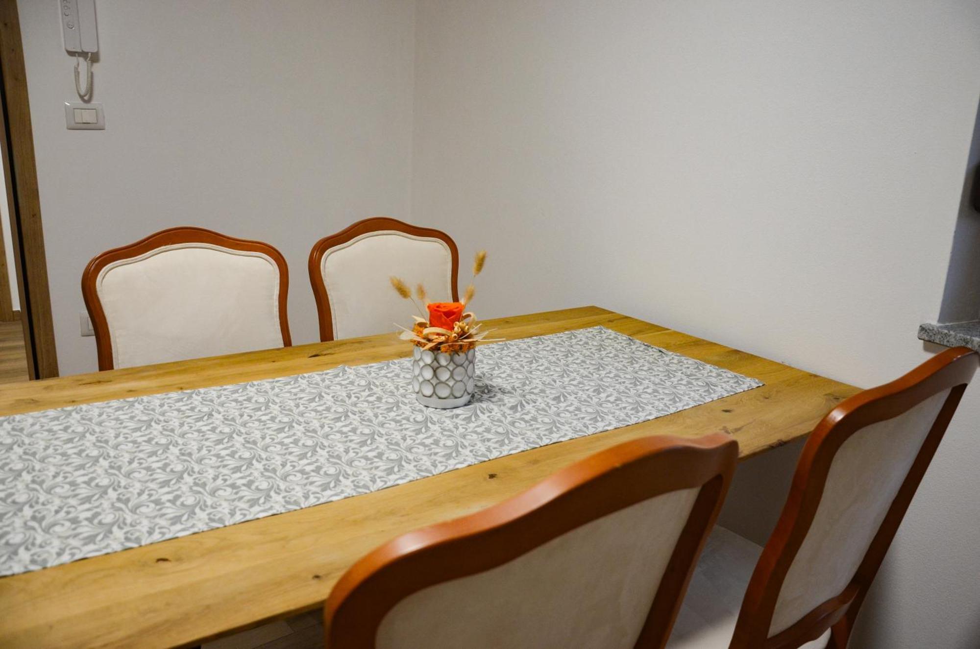 Apartmaji Tanto Malovse Crnice Extérieur photo